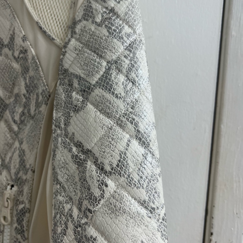 blanc noir Cream & Gray Python-Print Leather Moto… - image 6